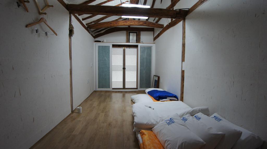 1928 Suimmaru Hanok Guesthouse Jeonju Δωμάτιο φωτογραφία